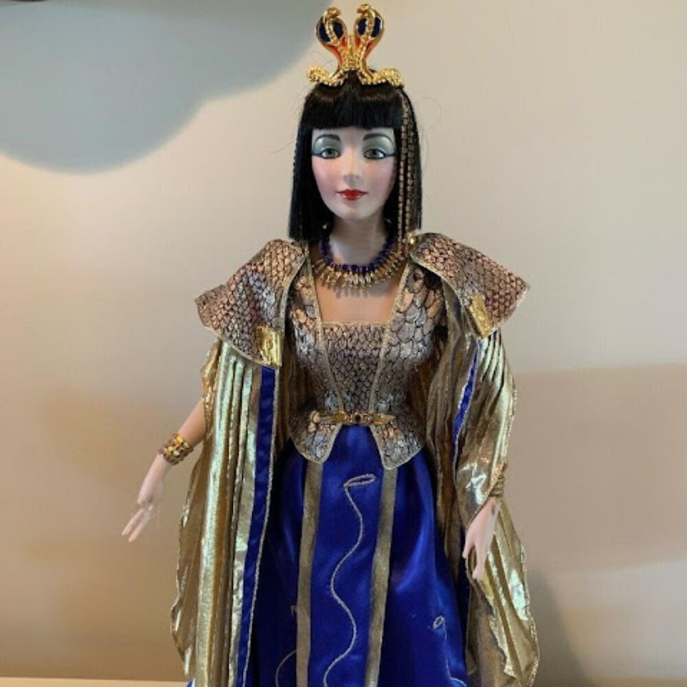 Franklin Mint Elizabeth Taylor as Cleopatra 21" Heirloom Porcelain Doll 1980's